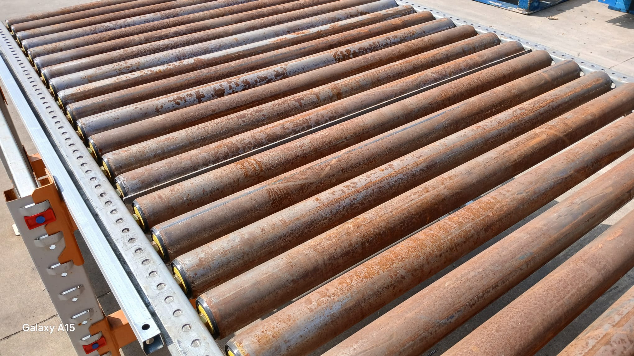 Heavy Duty Used Gravity 32 Roller Conveyor-73cm H Legs (Ref:GRC04)