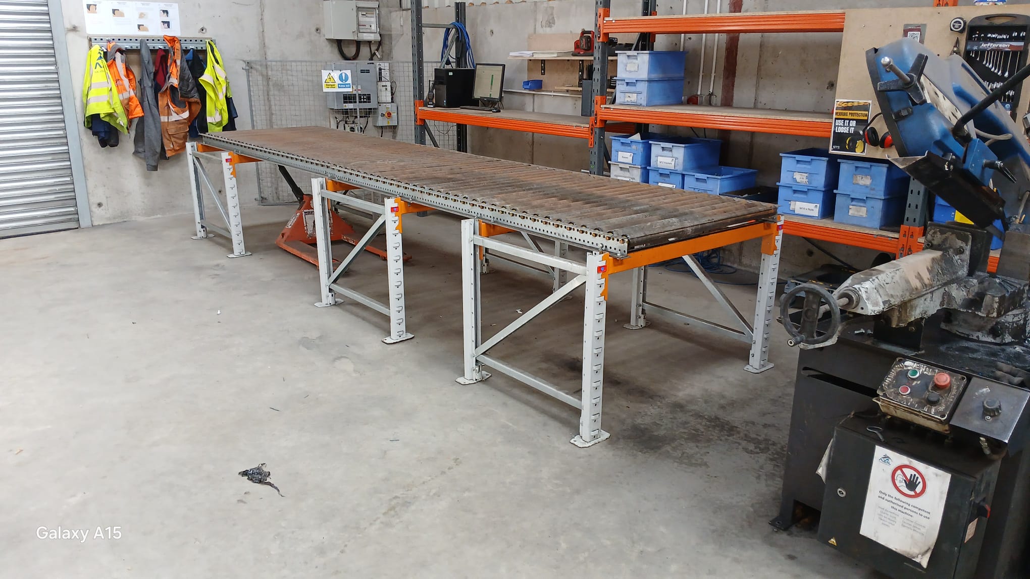 Heavy Duty Used Gravity 32 Roller Conveyor-90cm H Legs (Ref:GRC06)