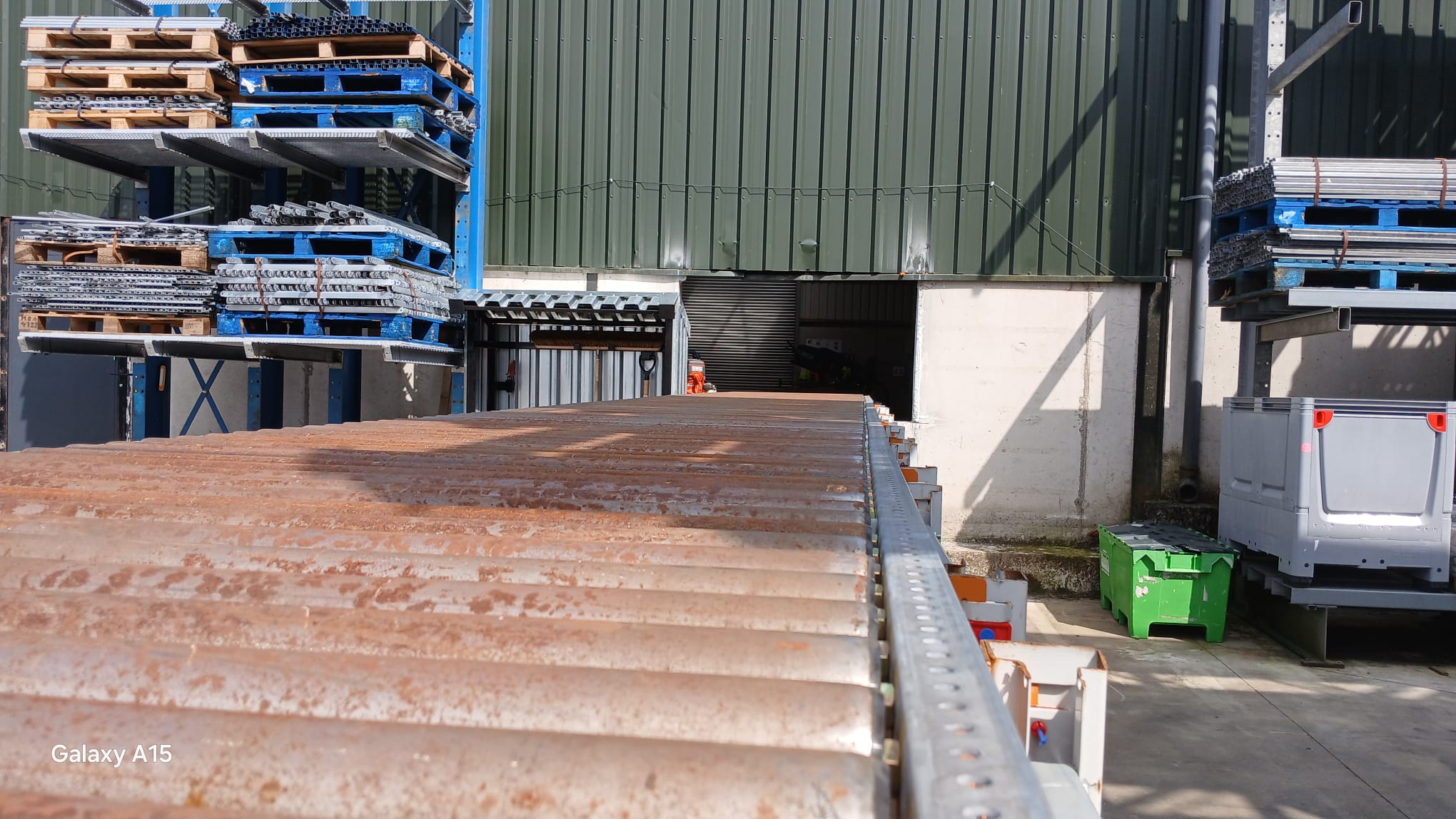 Heavy Duty Used Gravity 32 Roller Conveyor-73cm H Legs (Ref:GRC04)